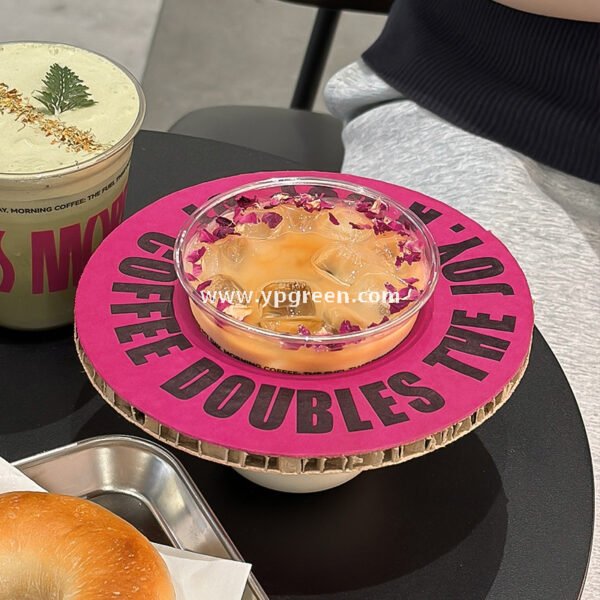 360ml Clear Plastic Coffee Cup with Custom Pink Kraft Corrugated Sleeve 9×6×9cm