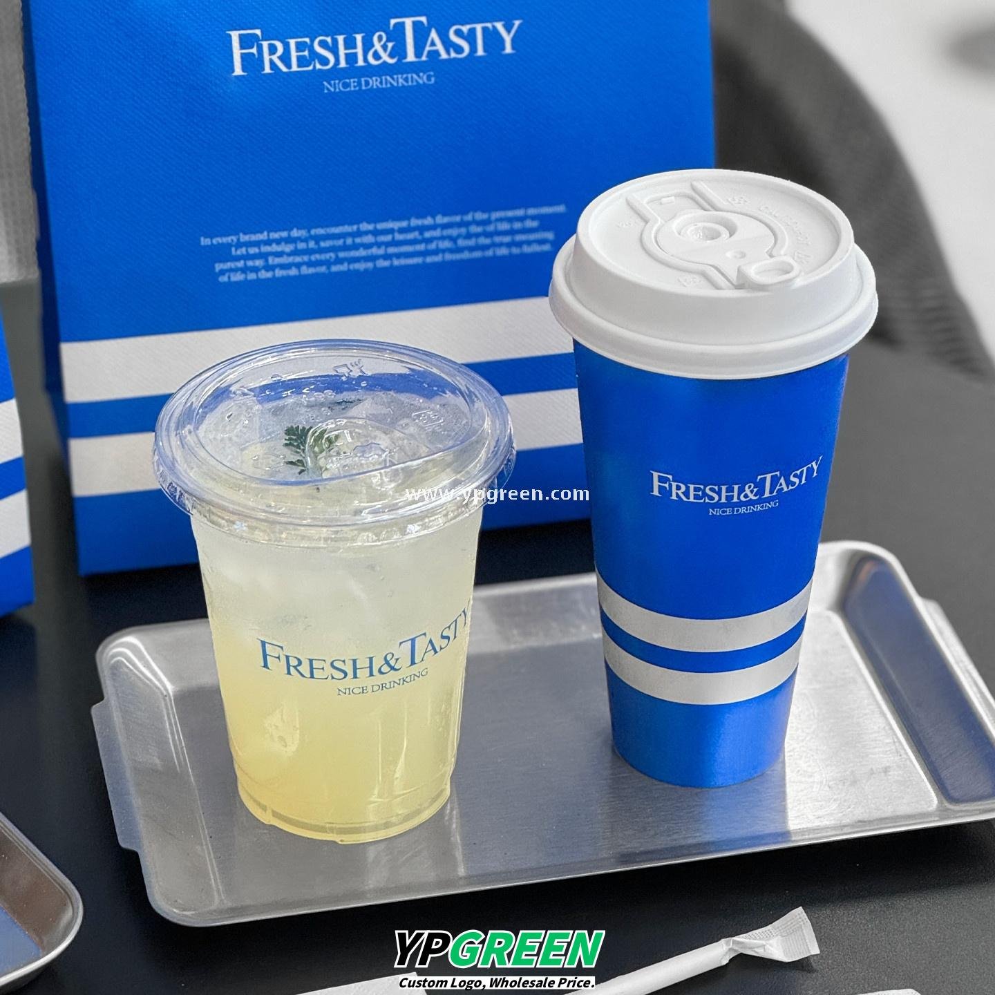 500ml Blue Metallic-Lined Plastic Cup 9x4.8x15.7cm + Leak-Resistant White Lid