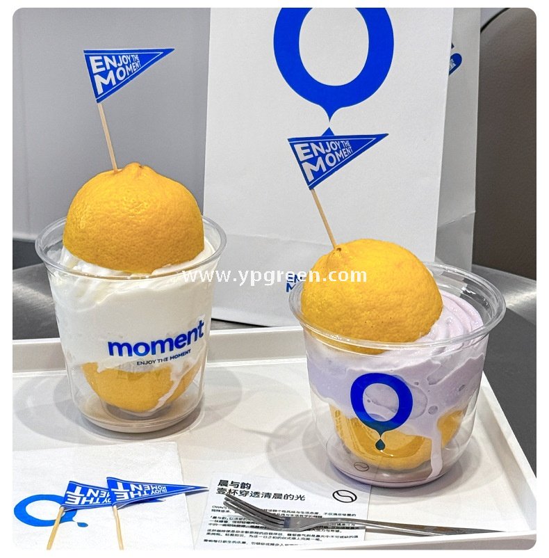 360ml Thick PET Cup with Flag 9x6x9 cm U-Shaped Ice Cream & Smoothie Cup