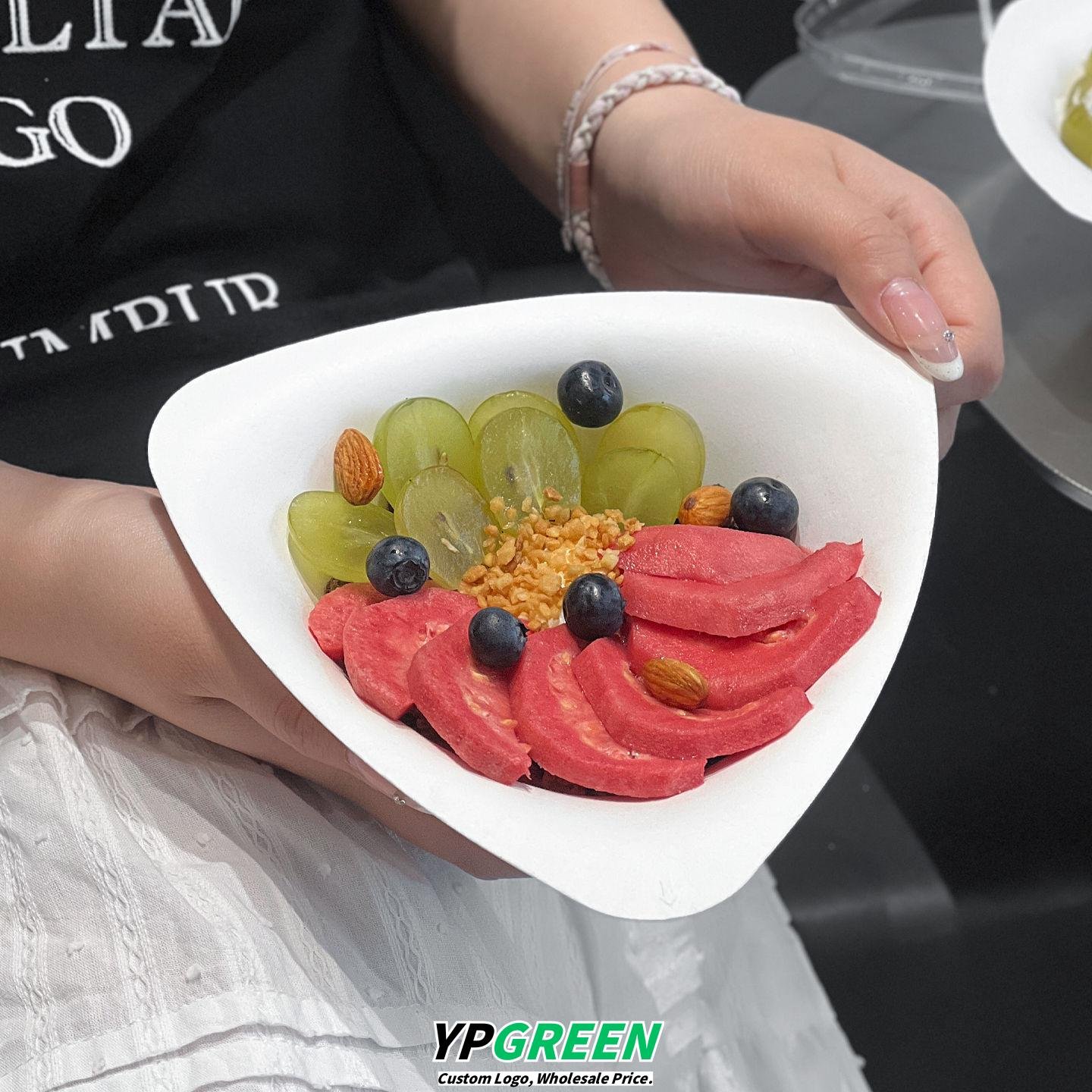 Wholesale Eco-Degradable Triangular Paper Bowls for Ice Cream and Yogurt Takeout - From Our Plant to You