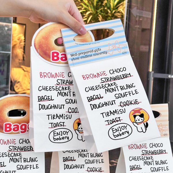 Wholesale Creative Kraft Paper Bags with Card Inserts for Cookies, Cakes, Dim Sum, and Dessert Takeout - Direct Sourcing Partner