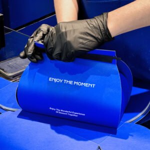 Wholesale High-End Klein Blue Cake Roll Boxes with Tray for Swiss Roll Pastry Takeout - Direct from Factory