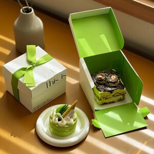 Wholesale Hot Silver Double-Sided Printed 3-Inch Mini Cake Boxes for Cut Mousse Slices Takeout - Scalable Orders